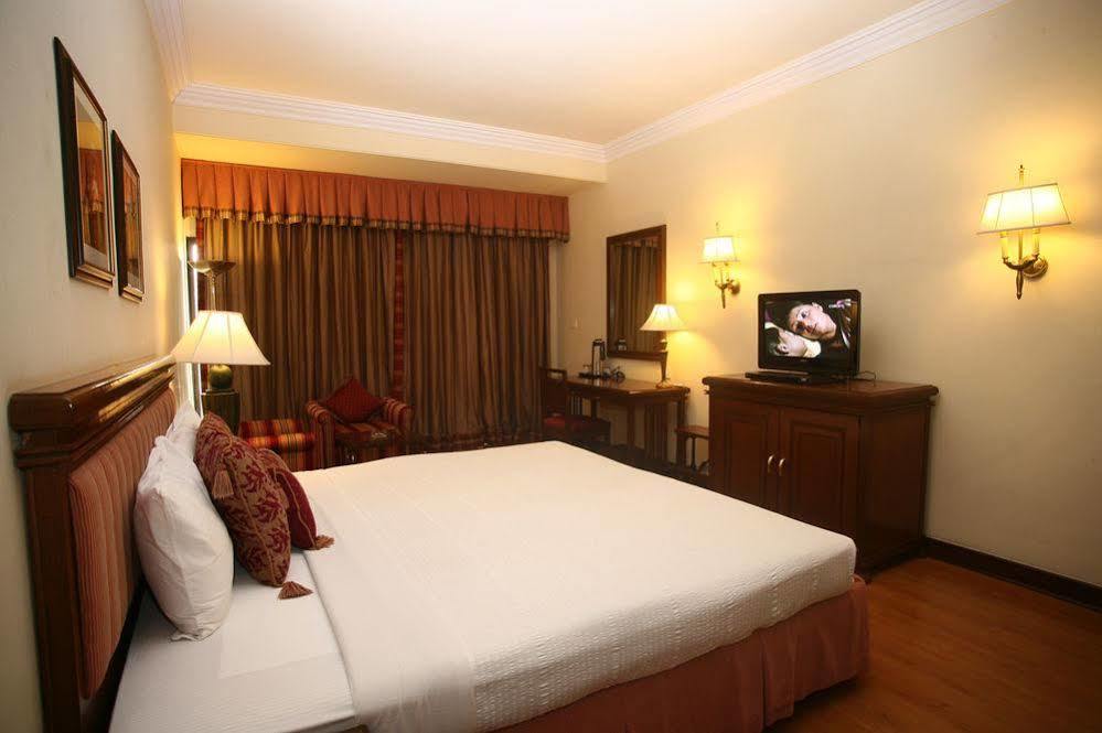 The Ffort Raichak. Hotel Kolkata Exterior photo